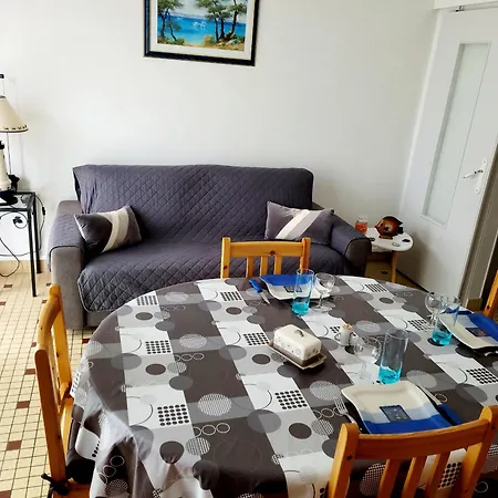 Les Pampres Apartman *